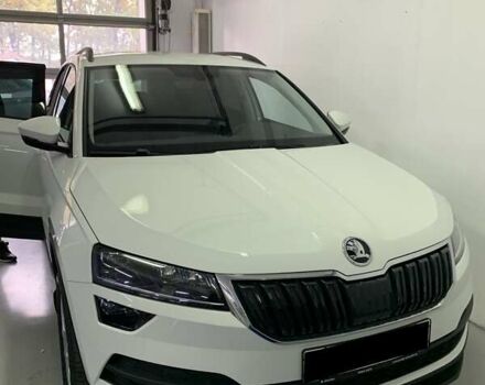 Білий Шкода Karoq, об'ємом двигуна 2 л та пробігом 85 тис. км за 28200 $, фото 1 на Automoto.ua