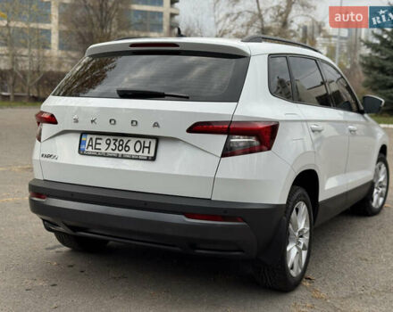 Білий Шкода Karoq, об'ємом двигуна 1.4 л та пробігом 62 тис. км за 21999 $, фото 12 на Automoto.ua