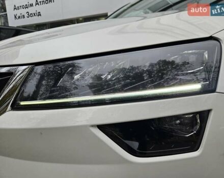 Білий Шкода Karoq, об'ємом двигуна 1.97 л та пробігом 85 тис. км за 27890 $, фото 13 на Automoto.ua