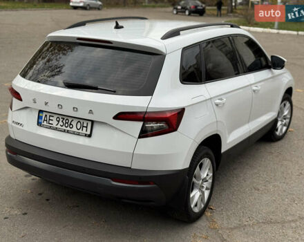 Білий Шкода Karoq, об'ємом двигуна 1.4 л та пробігом 62 тис. км за 21999 $, фото 10 на Automoto.ua