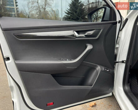 Білий Шкода Karoq, об'ємом двигуна 1.4 л та пробігом 62 тис. км за 21999 $, фото 24 на Automoto.ua