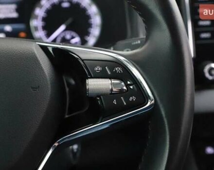 Белый Шкода Karoq, объемом двигателя 1 л и пробегом 181 тыс. км за 12260 $, фото 8 на Automoto.ua