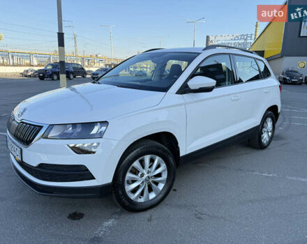 Белый Шкода Karoq, объемом двигателя 2 л и пробегом 78 тыс. км за 21999 $, фото 5 на Automoto.ua