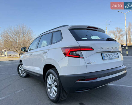 Белый Шкода Karoq, объемом двигателя 2 л и пробегом 78 тыс. км за 22000 $, фото 3 на Automoto.ua