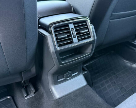 Белый Шкода Karoq, объемом двигателя 2 л и пробегом 78 тыс. км за 21999 $, фото 23 на Automoto.ua