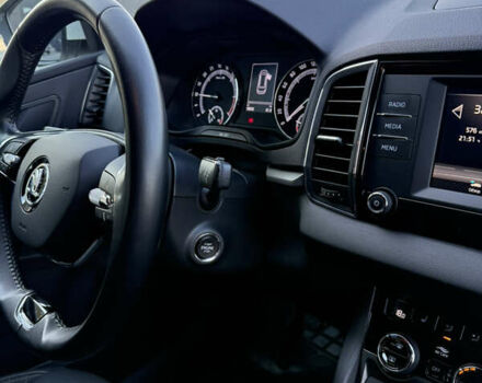 Белый Шкода Karoq, объемом двигателя 2 л и пробегом 78 тыс. км за 21999 $, фото 14 на Automoto.ua