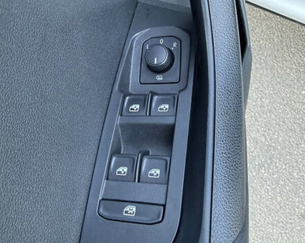 Белый Шкода Karoq, объемом двигателя 2 л и пробегом 78 тыс. км за 22000 $, фото 9 на Automoto.ua