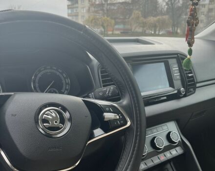 Белый Шкода Karoq, объемом двигателя 0 л и пробегом 19 тыс. км за 23500 $, фото 3 на Automoto.ua
