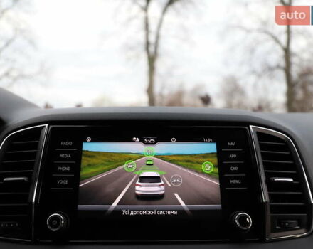 Білий Шкода Karoq, об'ємом двигуна 2 л та пробігом 88 тис. км за 29800 $, фото 112 на Automoto.ua