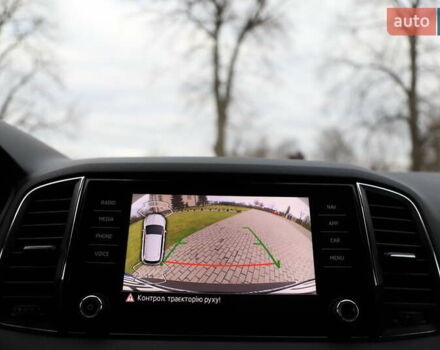 Білий Шкода Karoq, об'ємом двигуна 2 л та пробігом 88 тис. км за 29800 $, фото 111 на Automoto.ua