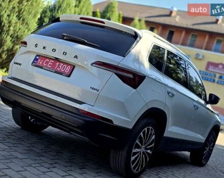 Белый Шкода Karoq, объемом двигателя 2 л и пробегом 88 тыс. км за 28900 $, фото 6 на Automoto.ua
