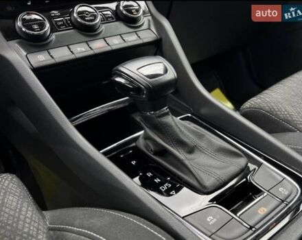 Білий Шкода Karoq, об'ємом двигуна 1.4 л та пробігом 41 тис. км за 27300 $, фото 3 на Automoto.ua