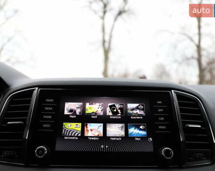 Білий Шкода Karoq, об'ємом двигуна 2 л та пробігом 88 тис. км за 29800 $, фото 110 на Automoto.ua