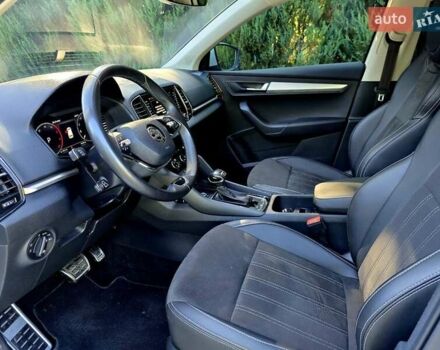 Белый Шкода Karoq, объемом двигателя 2 л и пробегом 88 тыс. км за 28900 $, фото 17 на Automoto.ua