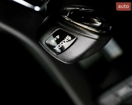 Білий Шкода Karoq, об'ємом двигуна 2 л та пробігом 88 тис. км за 29800 $, фото 78 на Automoto.ua