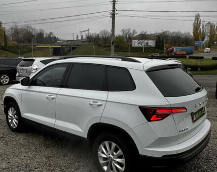 Білий Шкода Karoq, об'ємом двигуна 1.97 л та пробігом 147 тис. км за 27800 $, фото 4 на Automoto.ua