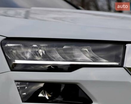 Білий Шкода Karoq, об'ємом двигуна 2 л та пробігом 88 тис. км за 29800 $, фото 9 на Automoto.ua
