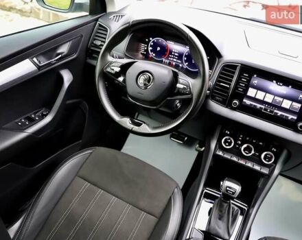 Білий Шкода Karoq, об'ємом двигуна 2 л та пробігом 88 тис. км за 29800 $, фото 70 на Automoto.ua