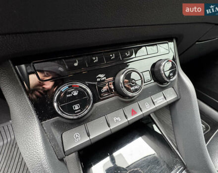 Білий Шкода Karoq, об'ємом двигуна 1.4 л та пробігом 68 тис. км за 24450 $, фото 37 на Automoto.ua