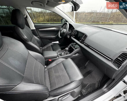 Білий Шкода Karoq, об'ємом двигуна 1.4 л та пробігом 68 тис. км за 24450 $, фото 50 на Automoto.ua