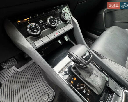 Білий Шкода Karoq, об'ємом двигуна 1.4 л та пробігом 68 тис. км за 24450 $, фото 36 на Automoto.ua