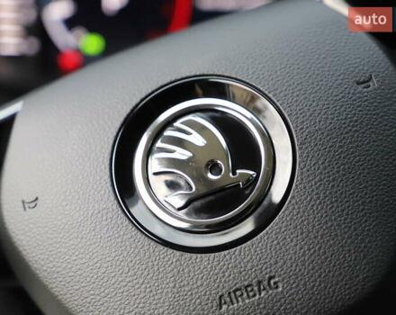 Білий Шкода Karoq, об'ємом двигуна 2 л та пробігом 88 тис. км за 29800 $, фото 80 на Automoto.ua