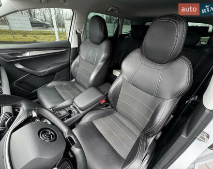 Білий Шкода Karoq, об'ємом двигуна 1.4 л та пробігом 68 тис. км за 24450 $, фото 33 на Automoto.ua