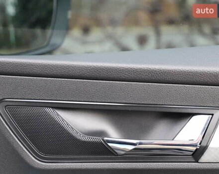 Білий Шкода Karoq, об'ємом двигуна 2 л та пробігом 88 тис. км за 29800 $, фото 96 на Automoto.ua