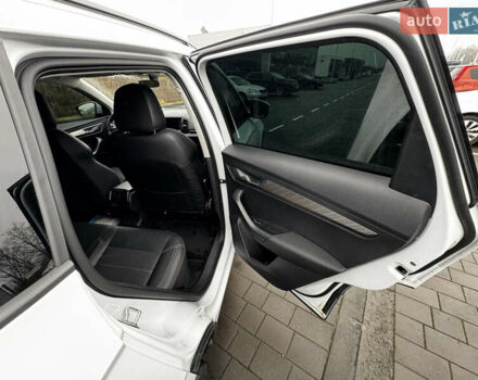 Білий Шкода Karoq, об'ємом двигуна 1.4 л та пробігом 68 тис. км за 24450 $, фото 48 на Automoto.ua