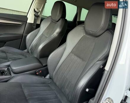 Білий Шкода Karoq, об'ємом двигуна 1.4 л та пробігом 23 тис. км за 27800 $, фото 48 на Automoto.ua