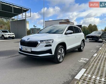 Белый Шкода Karoq, объемом двигателя 1.4 л и пробегом 22 тыс. км за 29600 $, фото 2 на Automoto.ua