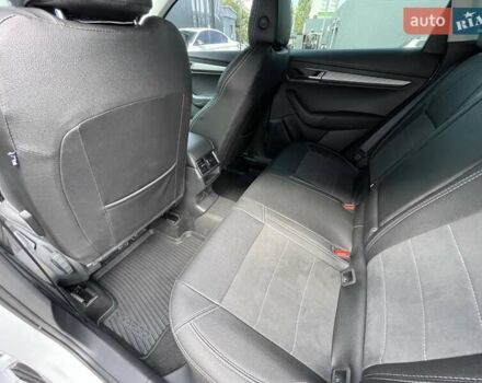 Білий Шкода Karoq, об'ємом двигуна 1.4 л та пробігом 16 тис. км за 27999 $, фото 28 на Automoto.ua