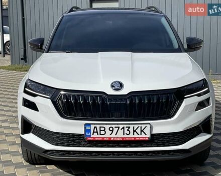 Білий Шкода Karoq, об'ємом двигуна 1.4 л та пробігом 16 тис. км за 27999 $, фото 4 на Automoto.ua