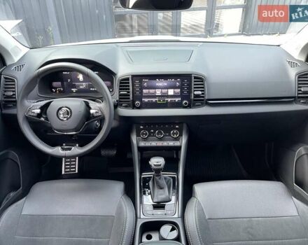 Білий Шкода Karoq, об'ємом двигуна 1.4 л та пробігом 16 тис. км за 27999 $, фото 27 на Automoto.ua