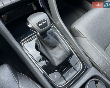 Білий Шкода Karoq, об'ємом двигуна 1.4 л та пробігом 16 тис. км за 27999 $, фото 40 на Automoto.ua