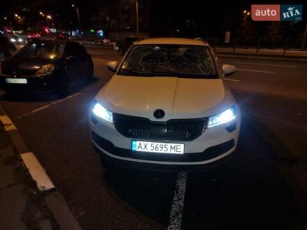 Белый Шкода Karoq, объемом двигателя 1.5 л и пробегом 189 тыс. км за 9999 $, фото 1 на Automoto.ua