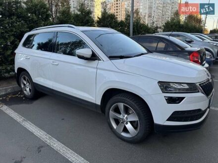 Шкода Karoq 2018 в Киеве на Automoto.ua Белый Шкода Karoq, объемом двигателя 0 л и пробегом 103 тыс. км за 17500 $, фото 1 на Automoto.ua