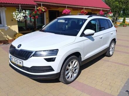 Белый Шкода Karoq, объемом двигателя 2 л и пробегом 208 тыс. км за 21500 $, фото 1 на Automoto.ua