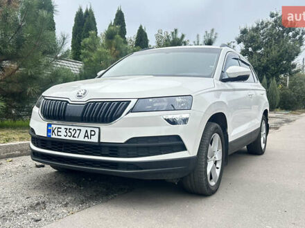 Шкода Karoq 2018 у Дніпро (Дніпропетровську) на Automoto.ua Білий Шкода Karoq, об'ємом двигуна 1.5 л та пробігом 87 тис. км за 19800 $, фото 1 на Automoto.ua