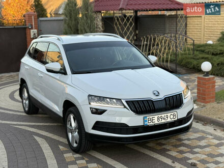 Белый Шкода Karoq, объемом двигателя 1.5 л и пробегом 112 тыс. км за 19800 $, фото 1 на Automoto.ua