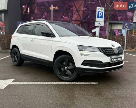 Белый Шкода Karoq, объемом двигателя 1.5 л и пробегом 117 тыс. км за 17990 $, фото 1 на Automoto.ua