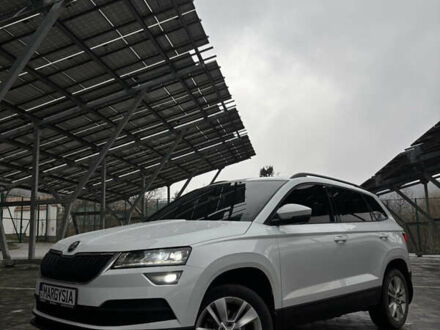 Білий Шкода Karoq, об'ємом двигуна 1.5 л та пробігом 98 тис. км за 20800 $, фото 1 на Automoto.ua