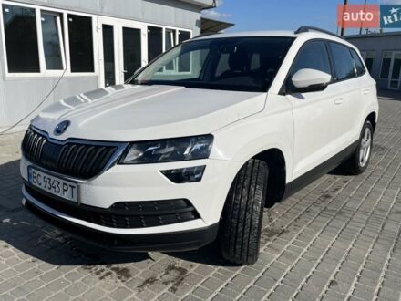 Белый Шкода Karoq, объемом двигателя 1.6 л и пробегом 260 тыс. км за 16999 $, фото 1 на Automoto.ua
