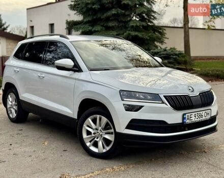 Белый Шкода Karoq, объемом двигателя 1.4 л и пробегом 62 тыс. км за 22700 $, фото 1 на Automoto.ua