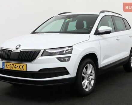 Белый Шкода Karoq, объемом двигателя 1 л и пробегом 181 тыс. км за 12260 $, фото 1 на Automoto.ua