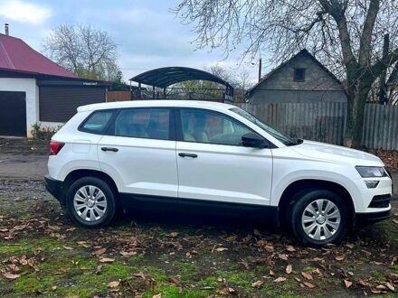Білий Шкода Karoq, об'ємом двигуна 1.4 л та пробігом 19 тис. км за 23500 $, фото 1 на Automoto.ua