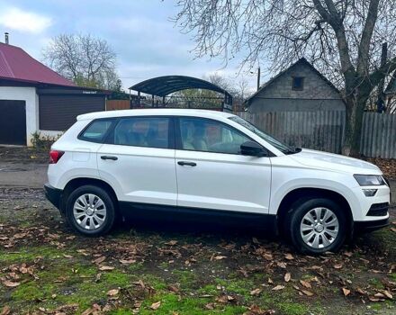 Белый Шкода Karoq, объемом двигателя 1.4 л и пробегом 19 тыс. км за 23500 $, фото 1 на Automoto.ua