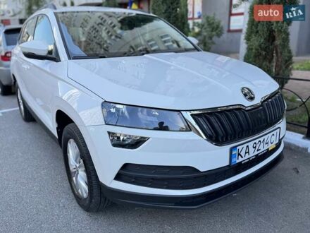 Шкода Karoq 2021 в Киеве на Automoto.ua Белый Шкода Karoq, объемом двигателя 1.97 л и пробегом 77 тыс. км за 21999 $, фото 1 на Automoto.ua