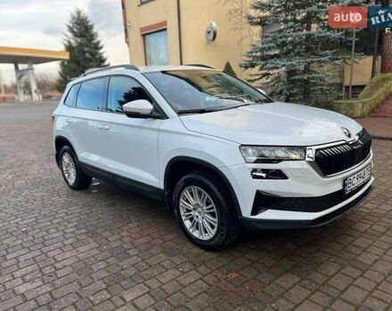 Белый Шкода Karoq, объемом двигателя 1.4 л и пробегом 29 тыс. км за 27500 $, фото 1 на Automoto.ua