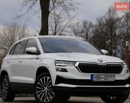 Білий Шкода Karoq, об'ємом двигуна 2 л та пробігом 88 тис. км за 29800 $, фото 1 на Automoto.ua